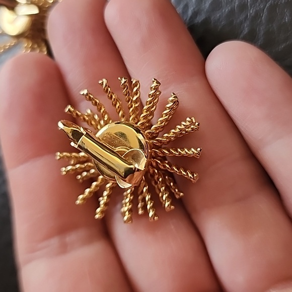 VTG brooch & clip earring set - Picture 9 of 12